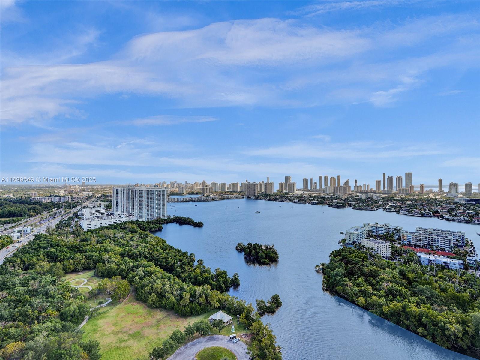THE HARBOUR NORTH CONDO - Residential