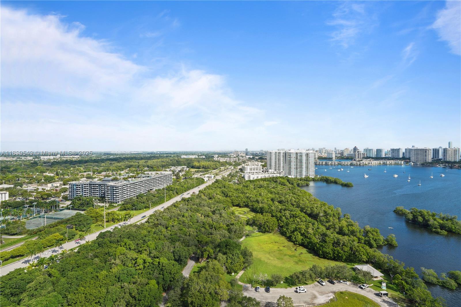 THE HARBOUR NORTH CONDO - Residential