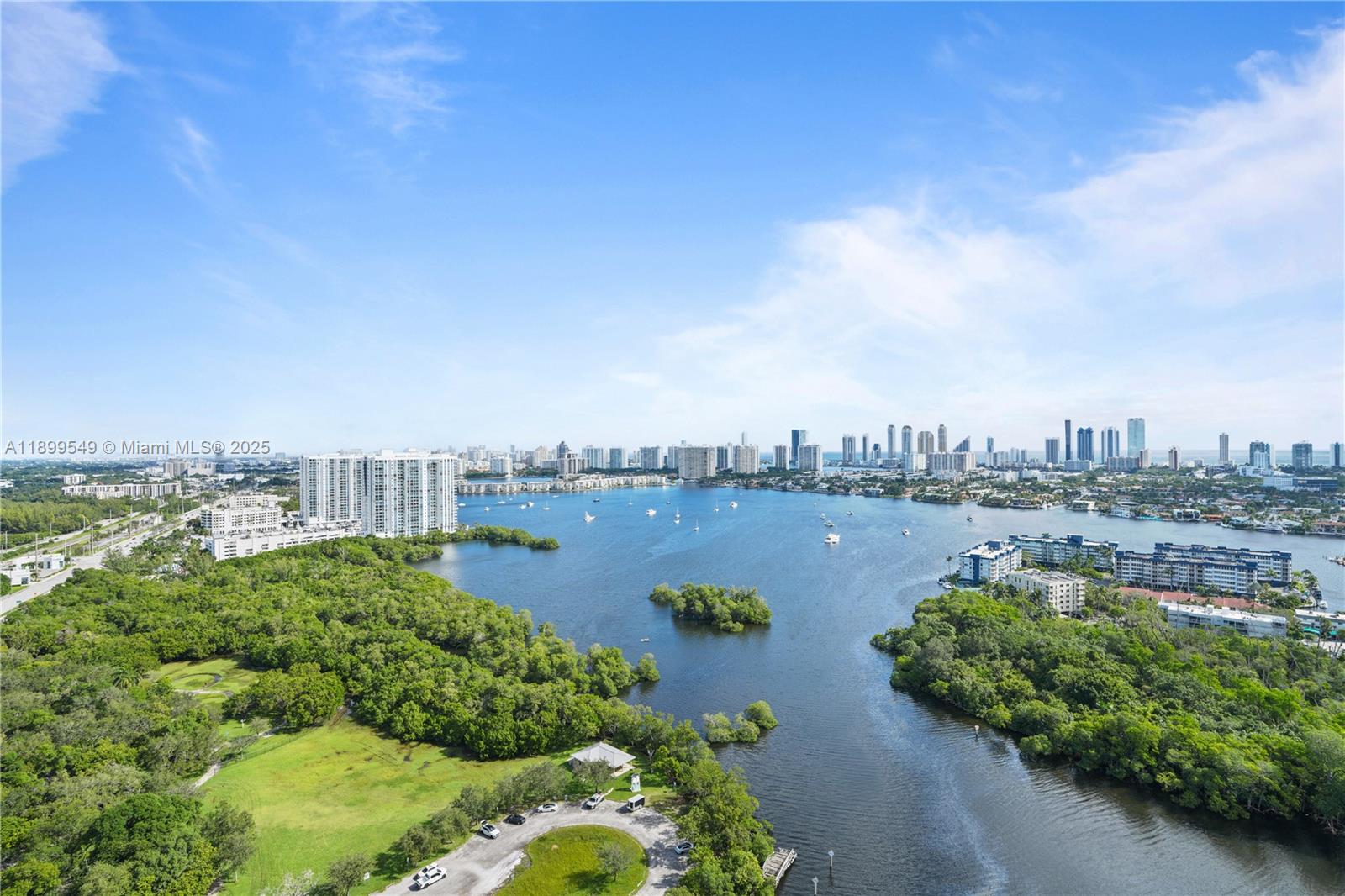 THE HARBOUR NORTH CONDO - Residential