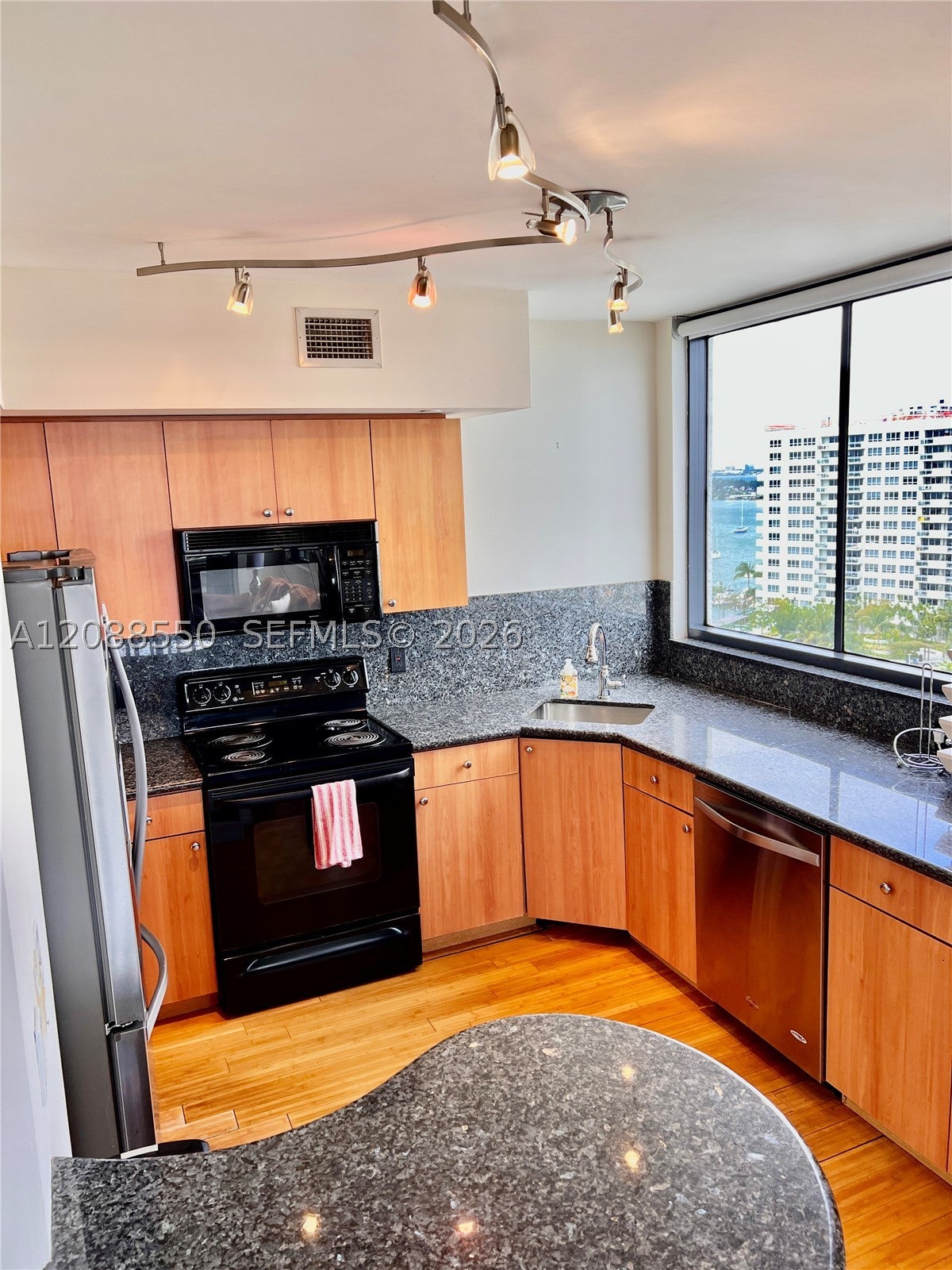 1330 West Ave 1207