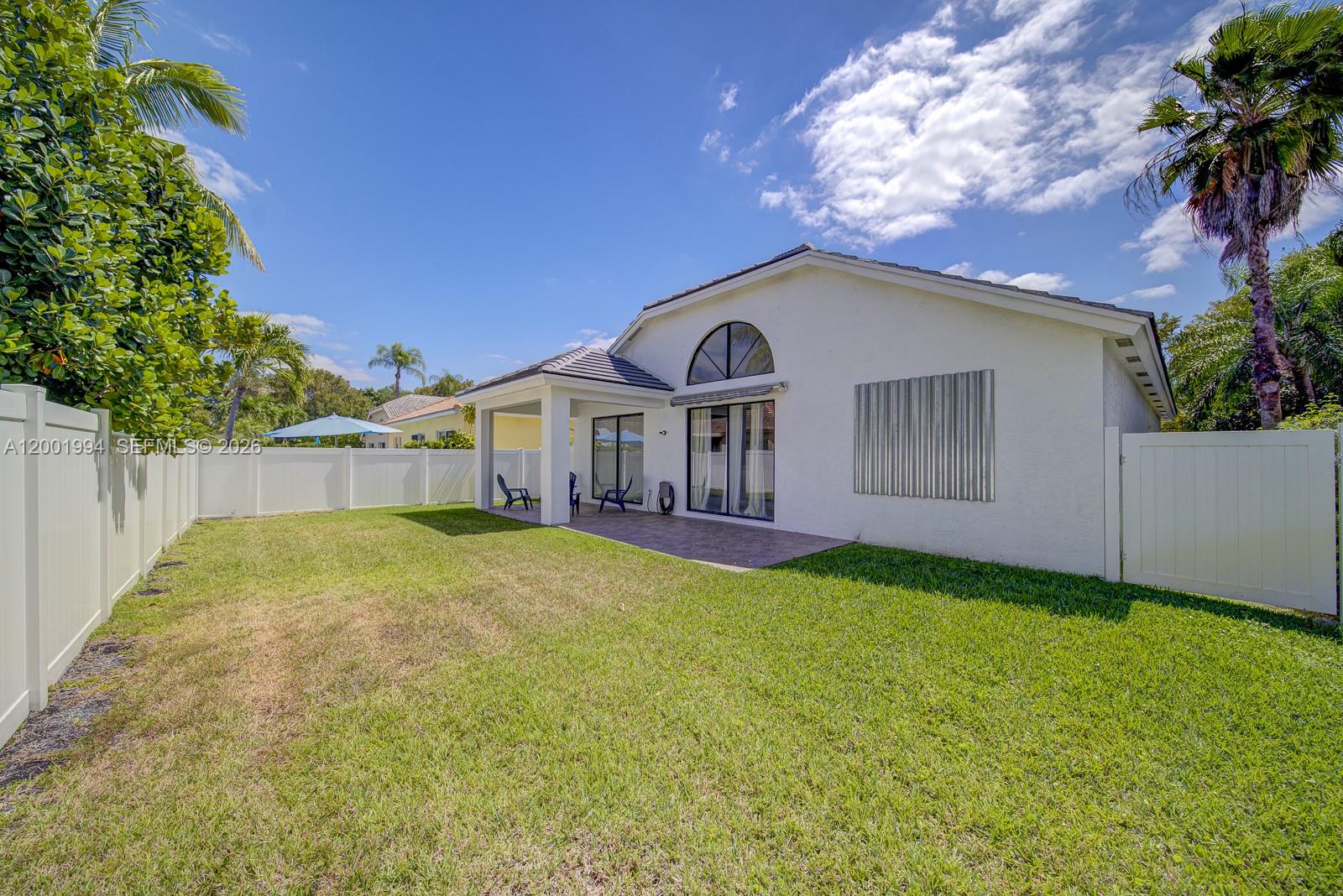 PEMBROKE SHORES - Residential