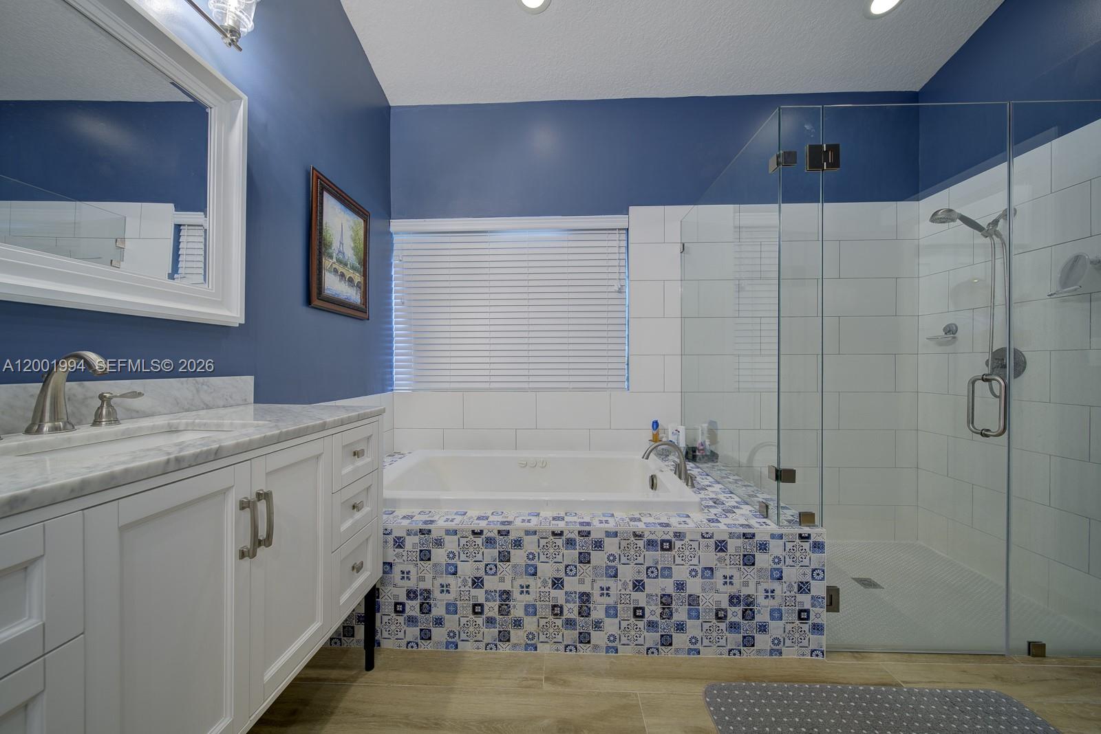 PEMBROKE SHORES - Residential