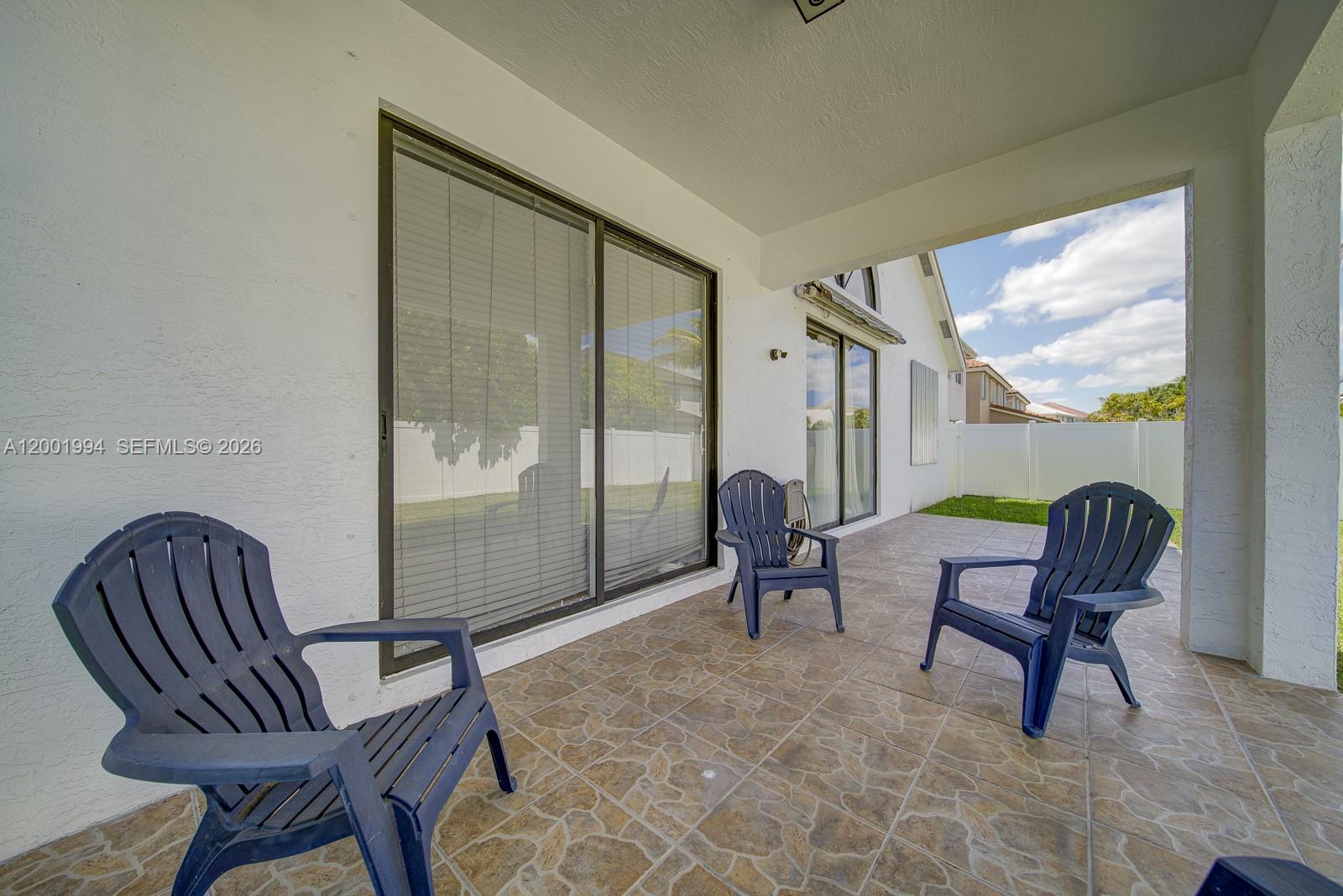 PEMBROKE SHORES - Residential