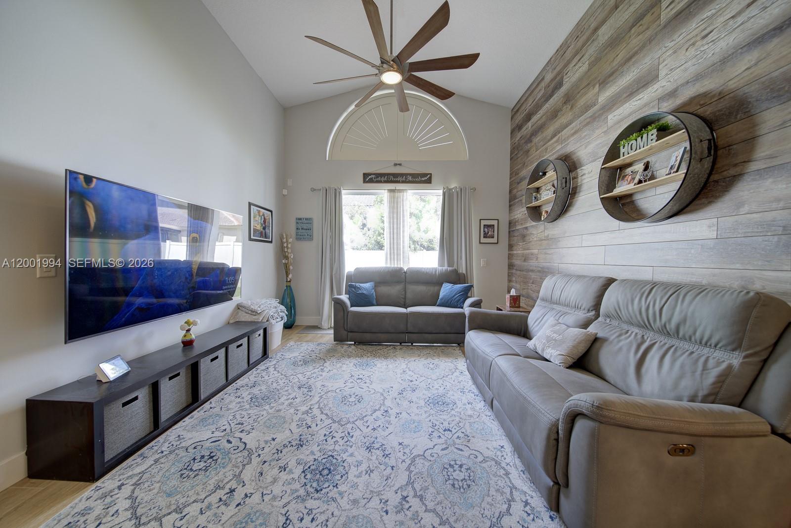 PEMBROKE SHORES - Residential