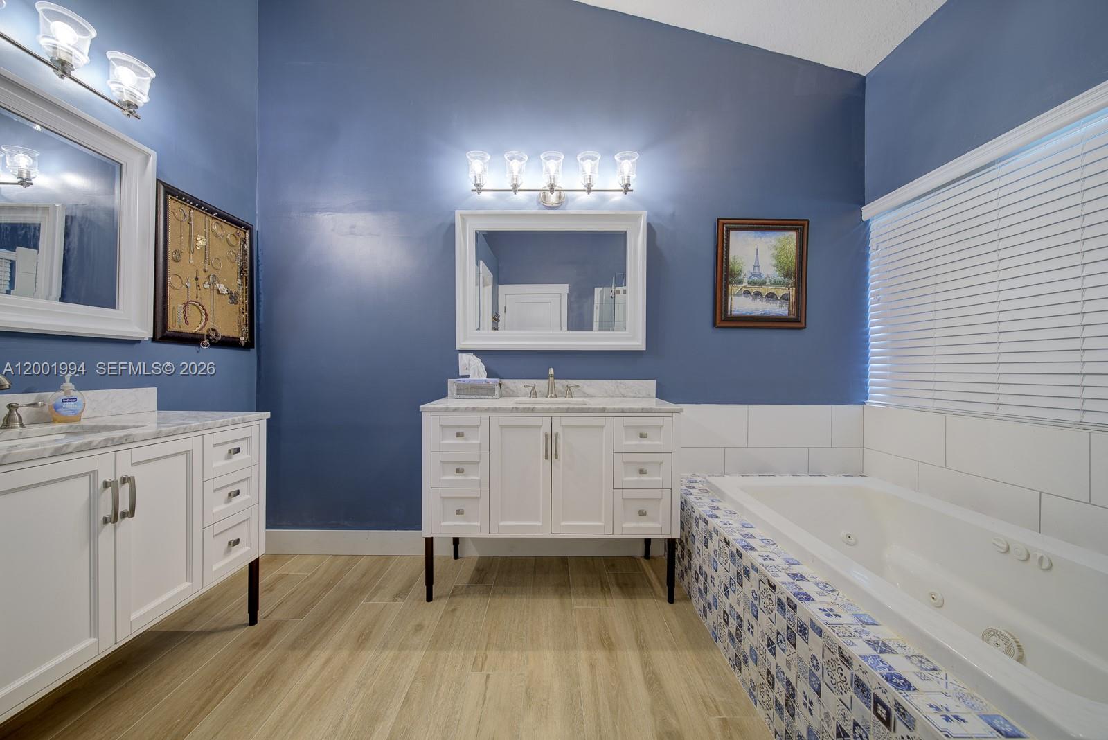 PEMBROKE SHORES - Residential