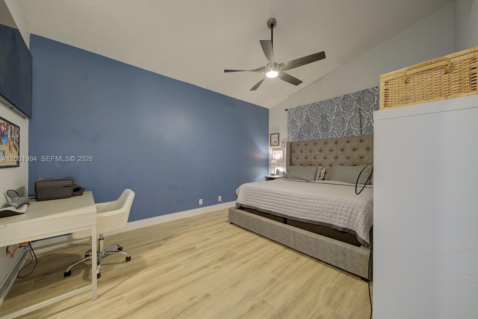 PEMBROKE SHORES - Residential