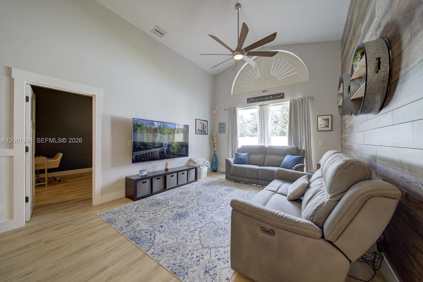 PEMBROKE SHORES - Residential