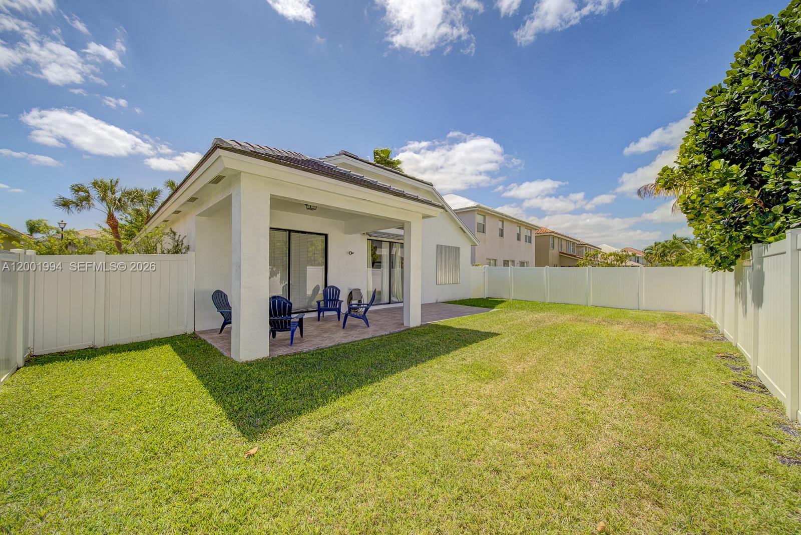 PEMBROKE SHORES - Residential