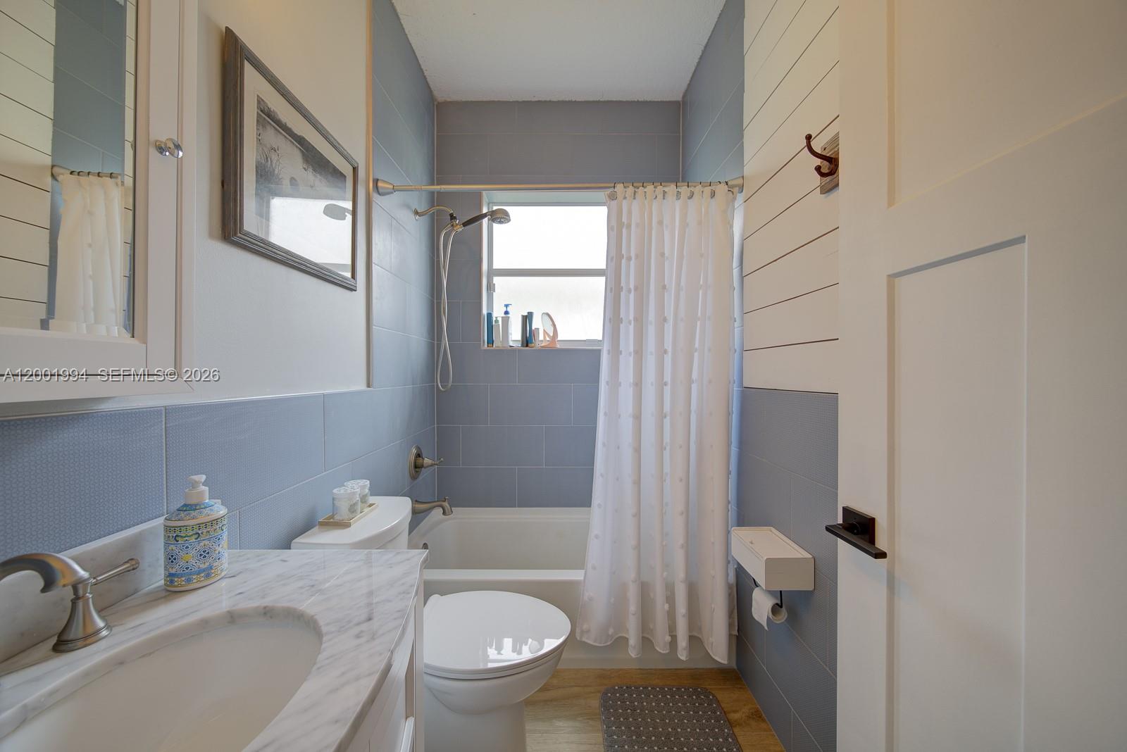 PEMBROKE SHORES - Residential