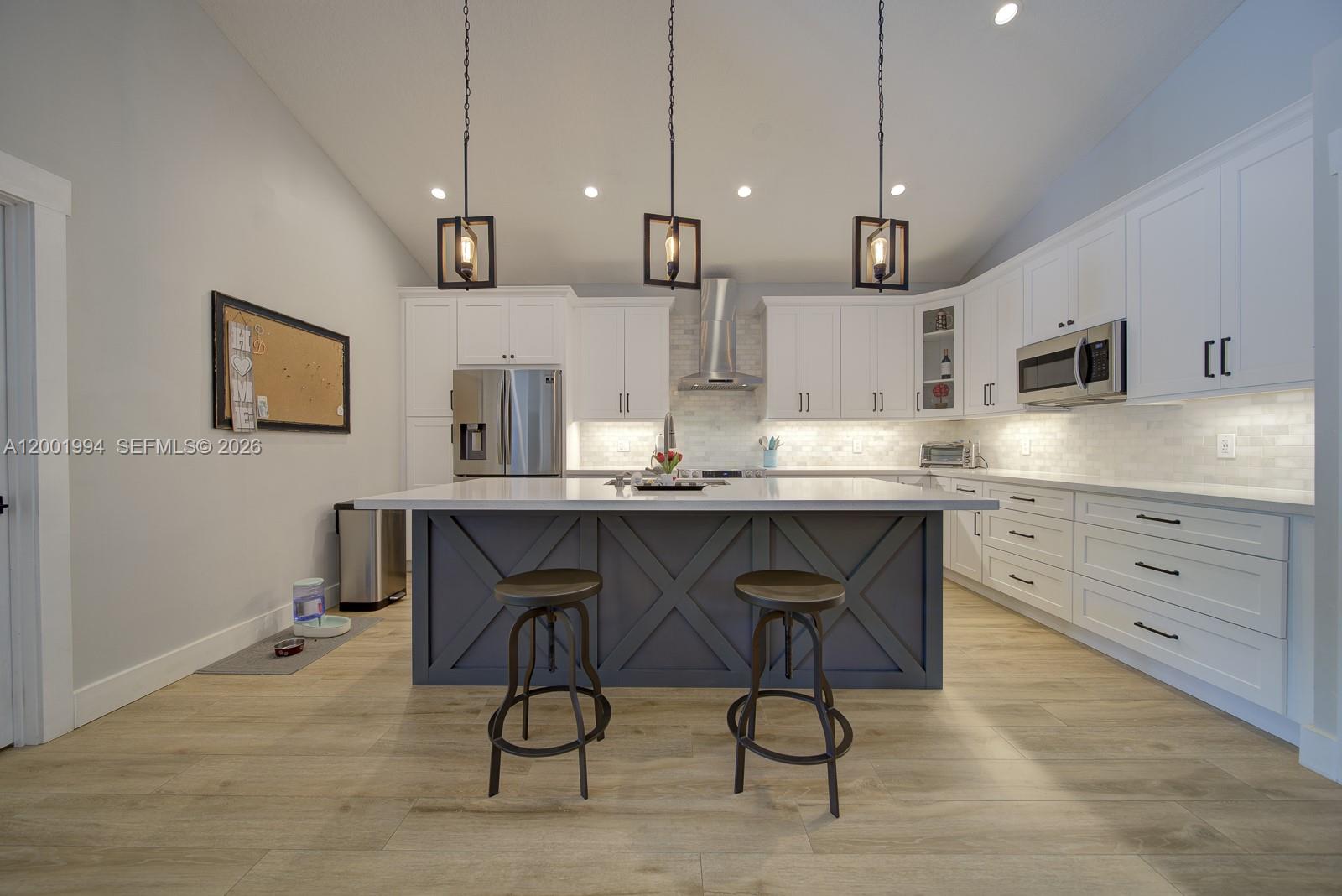 PEMBROKE SHORES - Residential