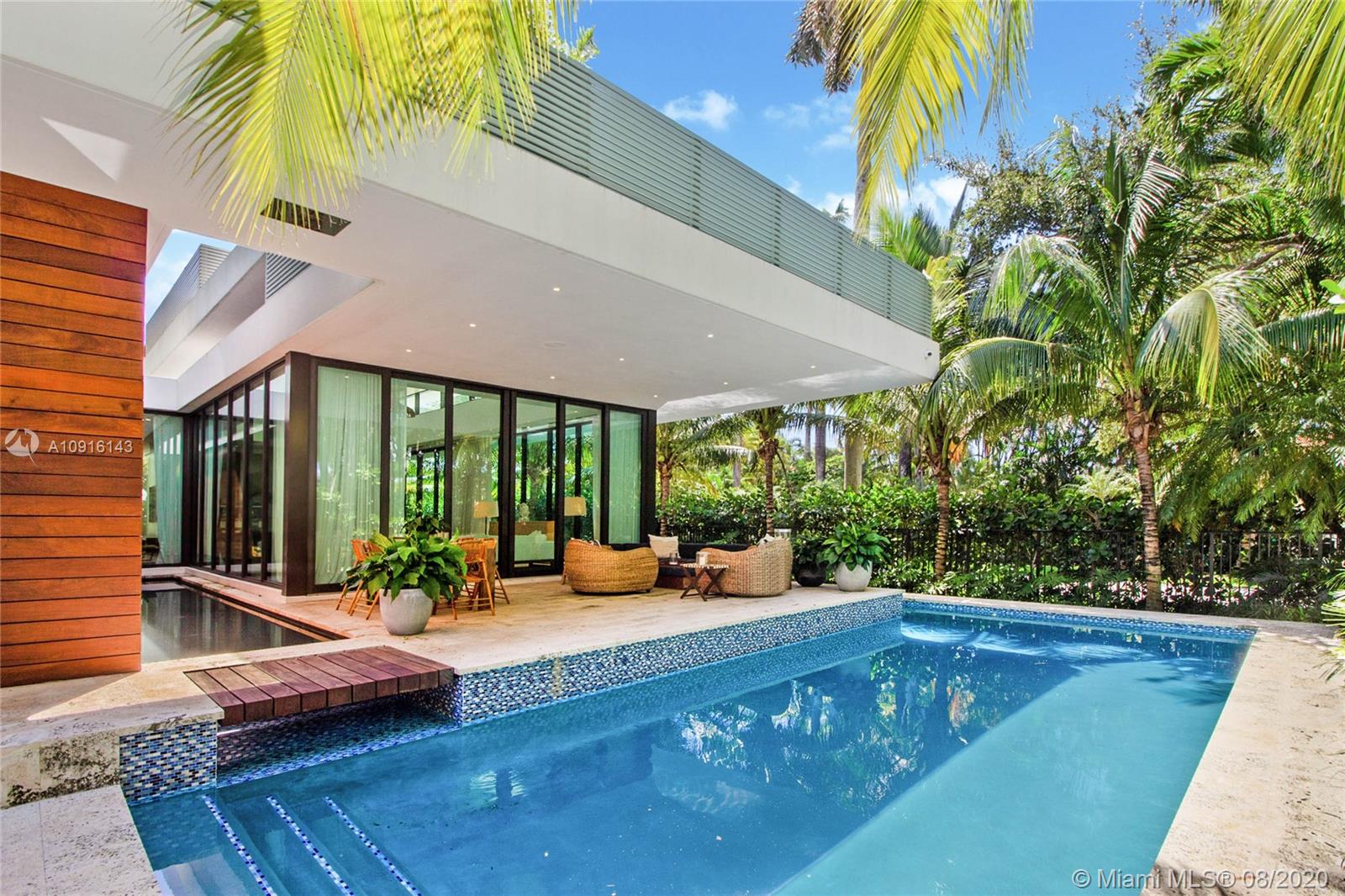 SUNSET ISLANDS-ISLAND NO - Residential