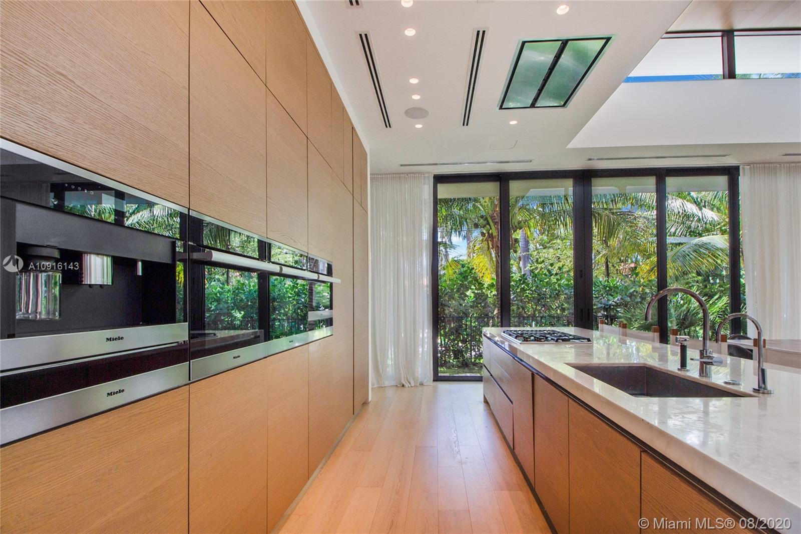 SUNSET ISLANDS-ISLAND NO - Residential