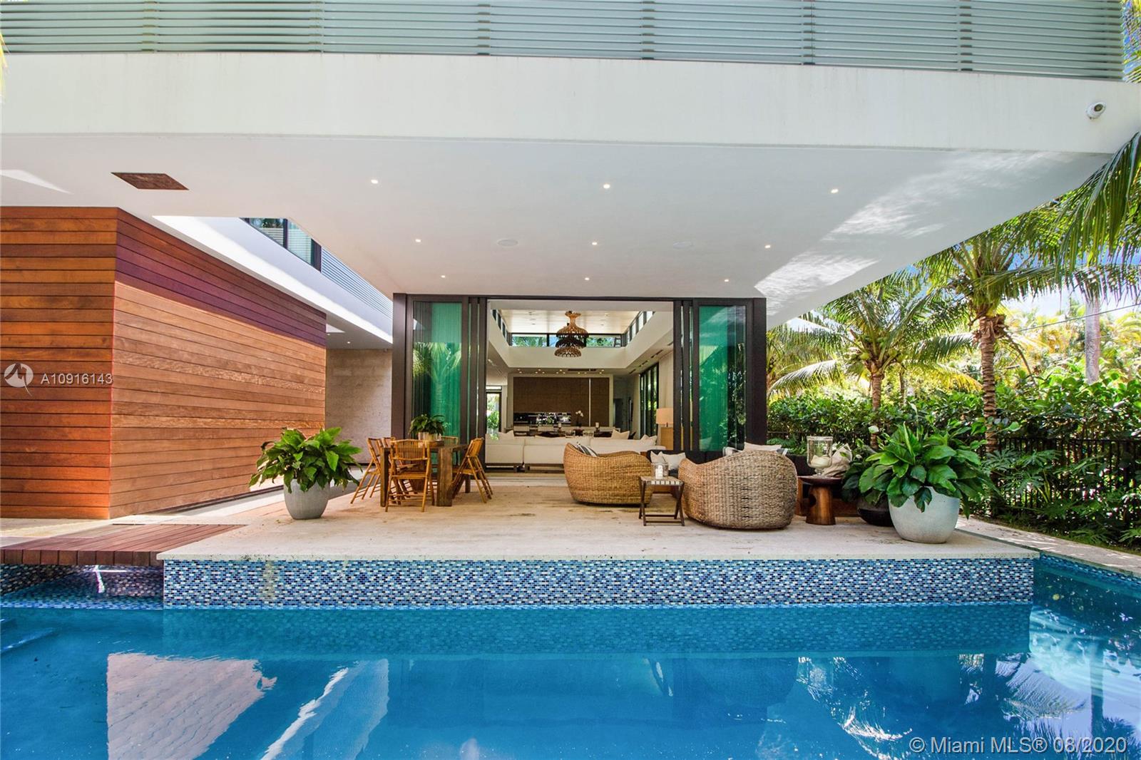 SUNSET ISLANDS-ISLAND NO - Residential