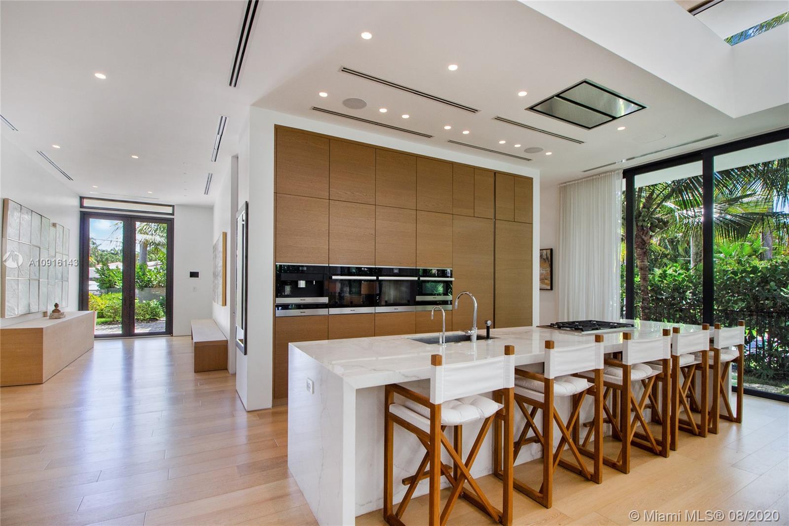 SUNSET ISLANDS-ISLAND NO - Residential