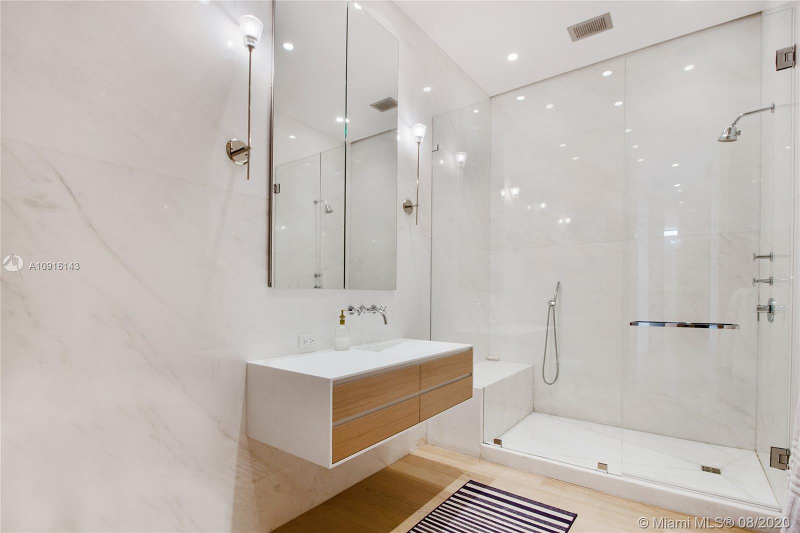 SUNSET ISLANDS-ISLAND NO - Residential