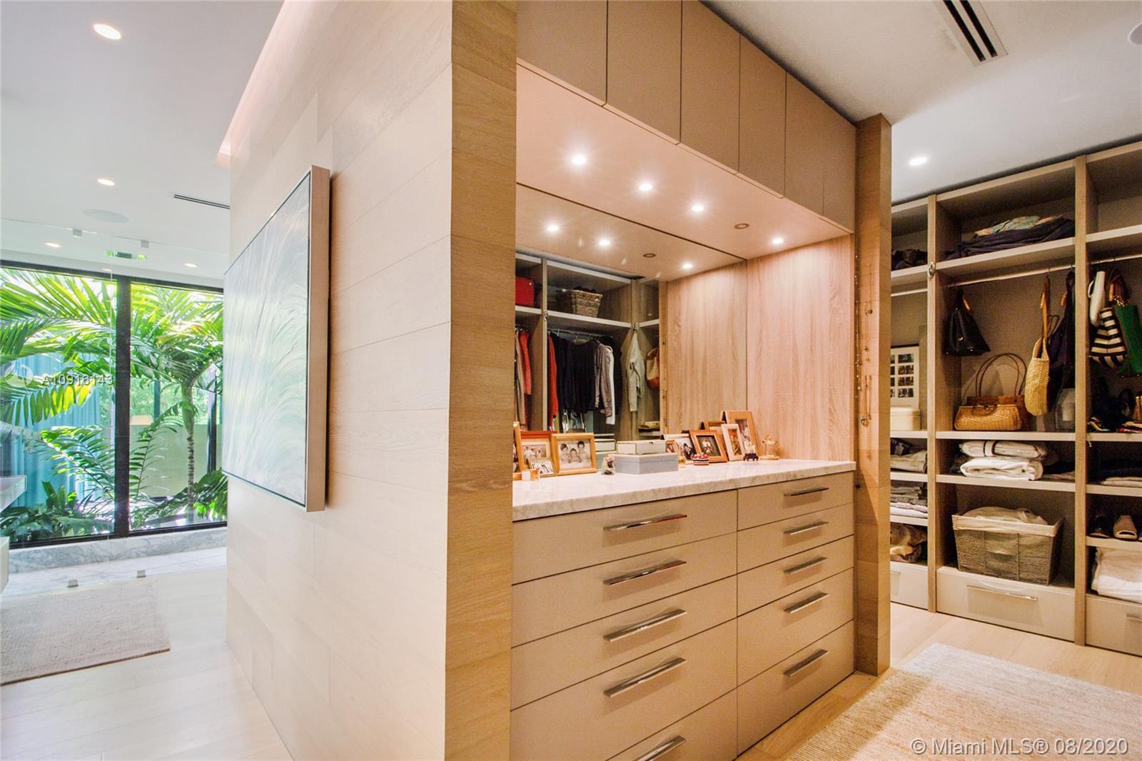 SUNSET ISLANDS-ISLAND NO - Residential