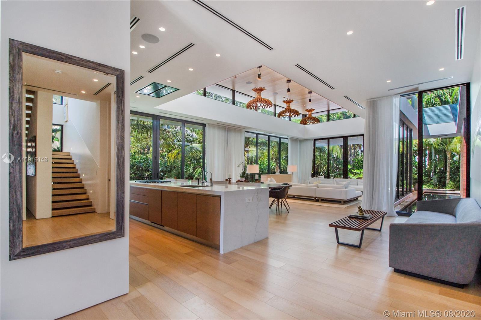 SUNSET ISLANDS-ISLAND NO - Residential