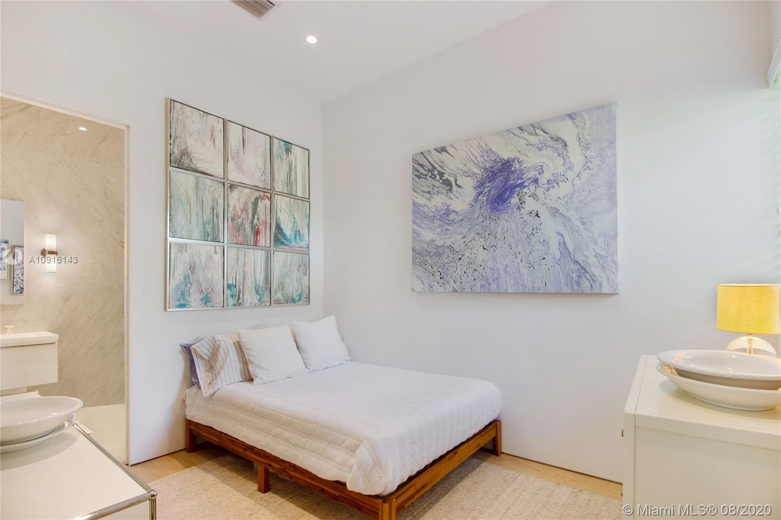 SUNSET ISLANDS-ISLAND NO - Residential