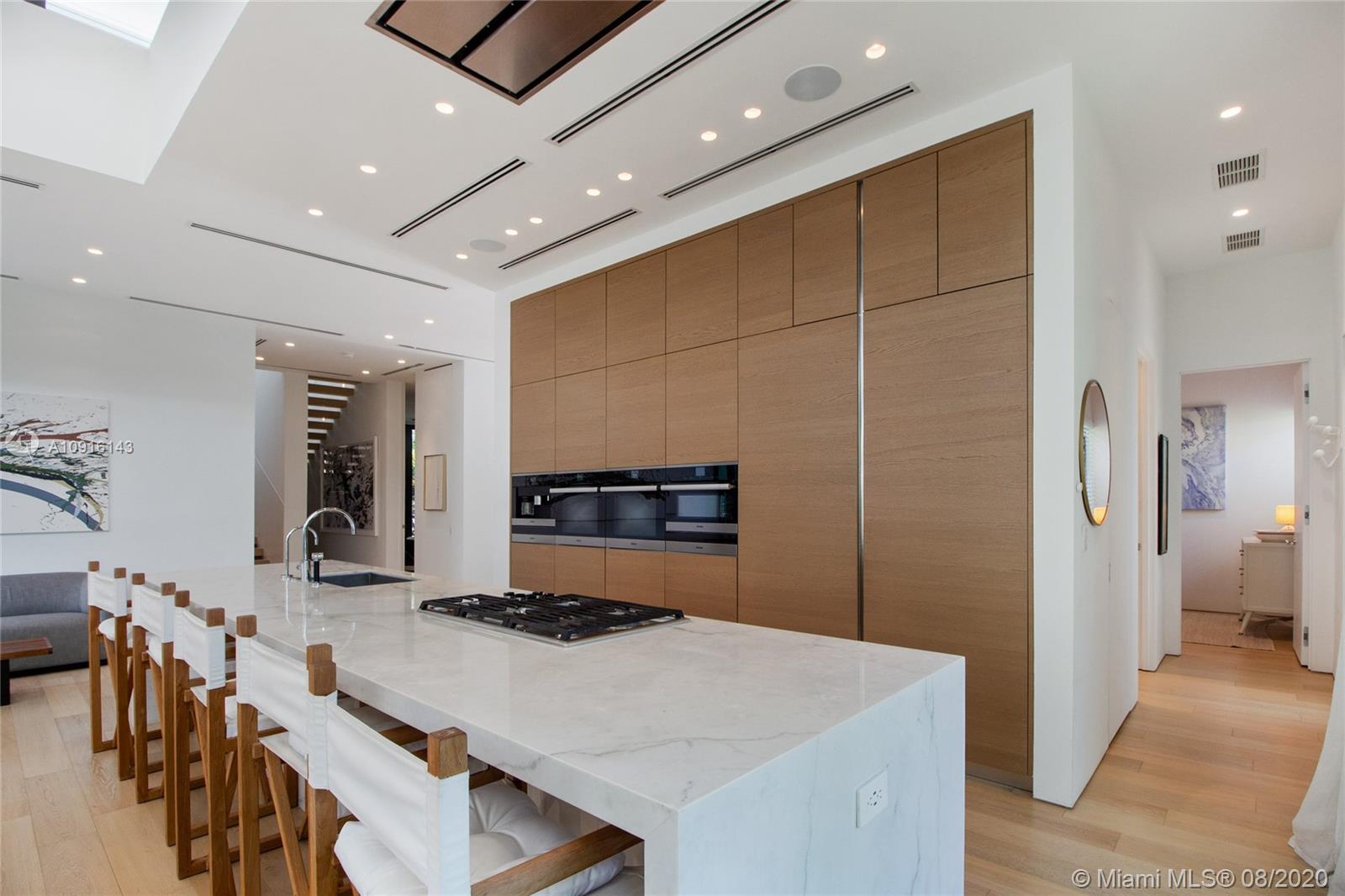 SUNSET ISLANDS-ISLAND NO - Residential