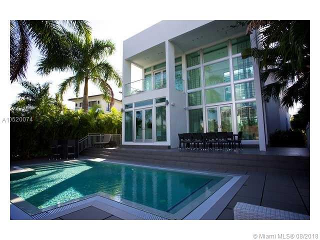 GOLDEN BEACH SEC E - Residential