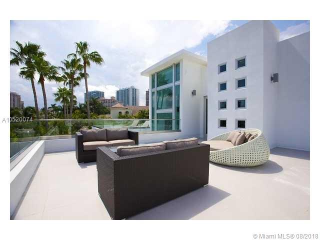 GOLDEN BEACH SEC E - Residential
