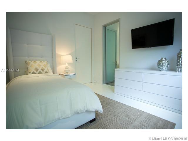 GOLDEN BEACH SEC E - Residential