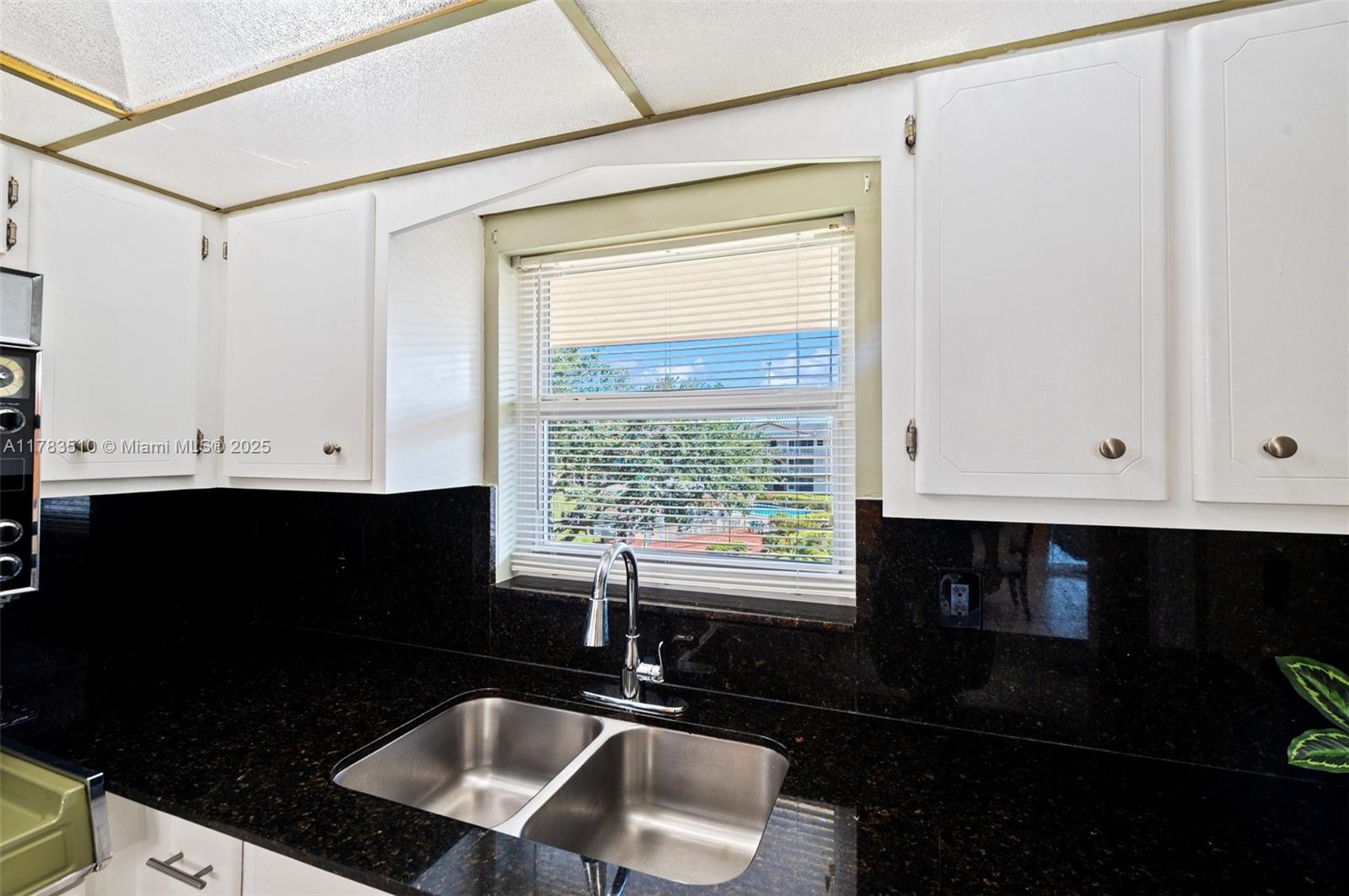 BEVERLY HILLS CONDO NUMBE - Residential