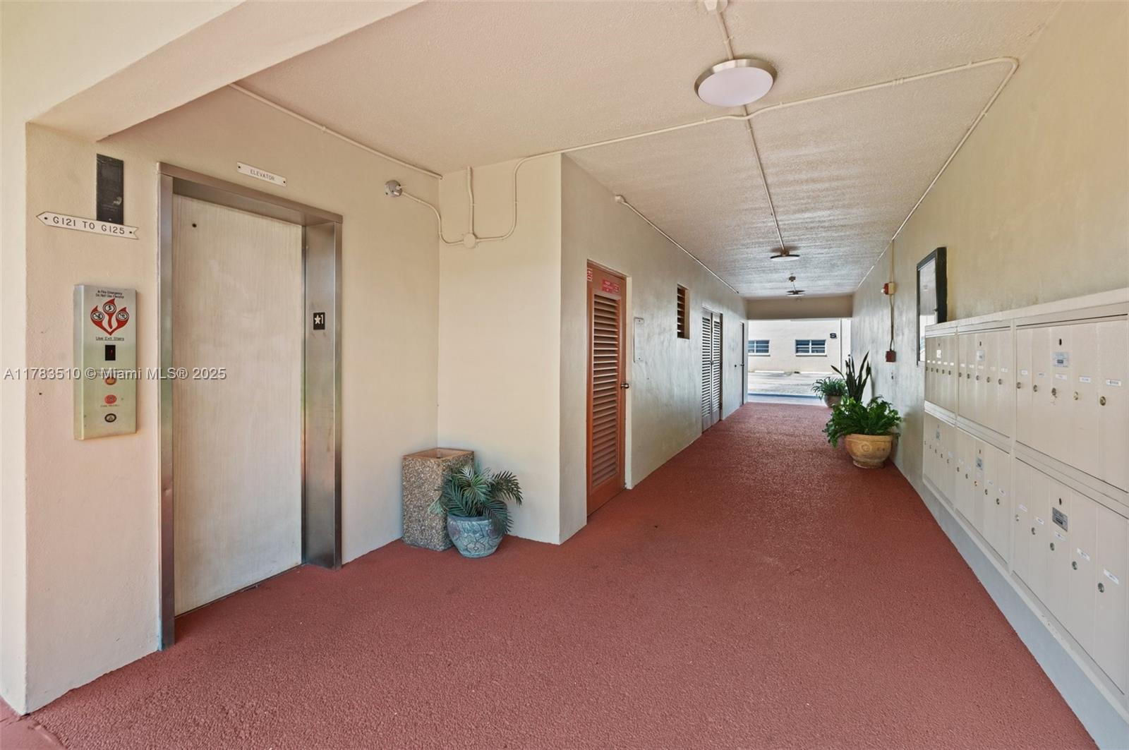 BEVERLY HILLS CONDO NUMBE - Residential