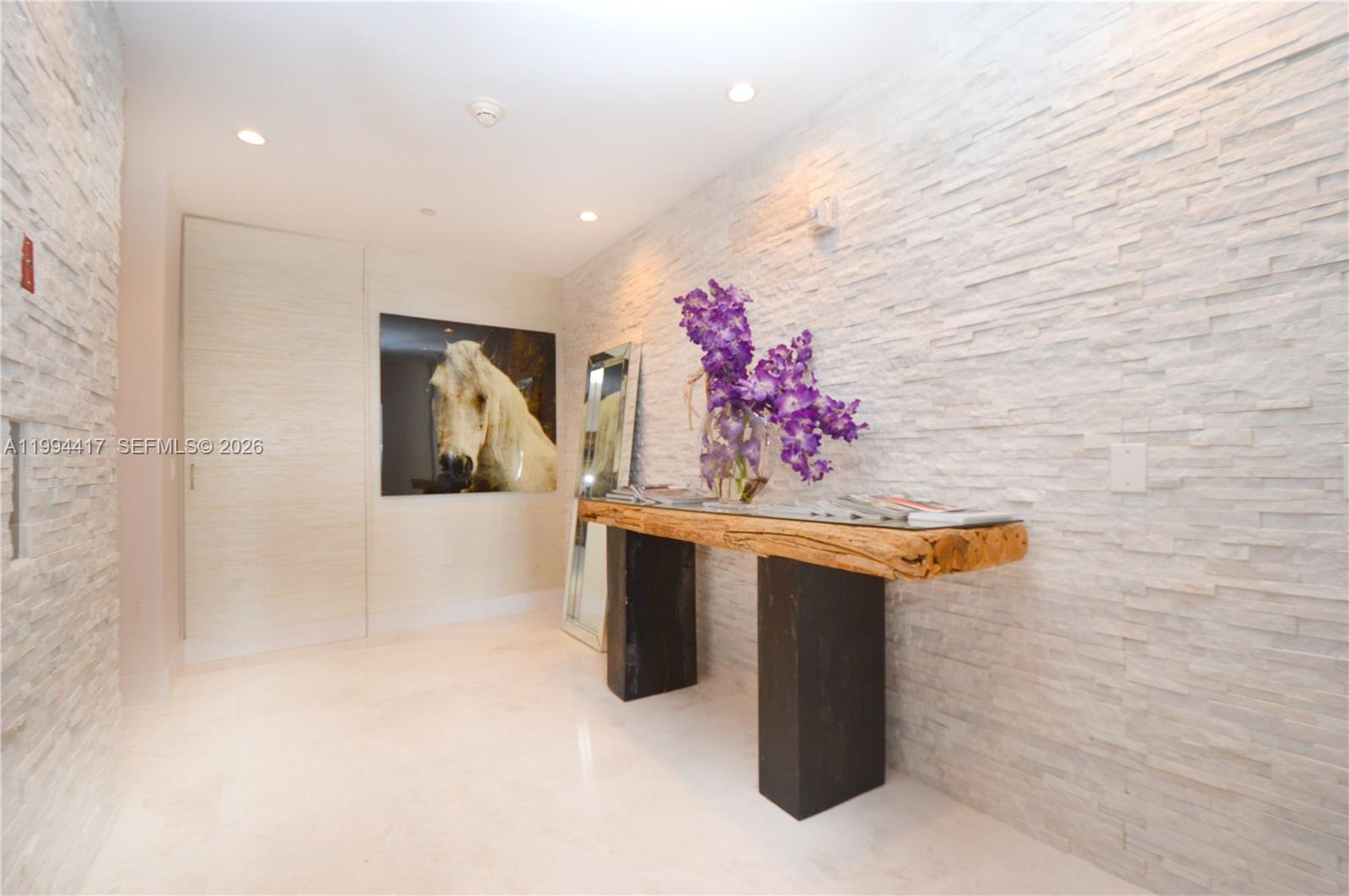 1100 Biscayne Blvd 6104