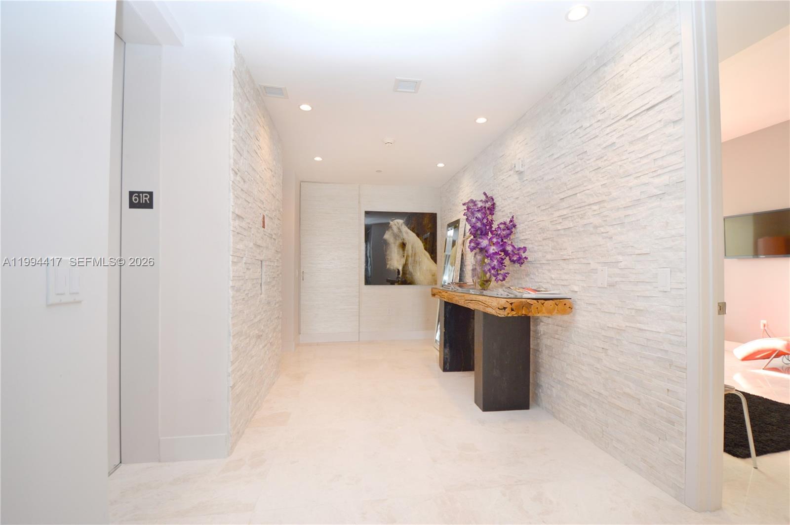 1100 Biscayne Blvd 6104