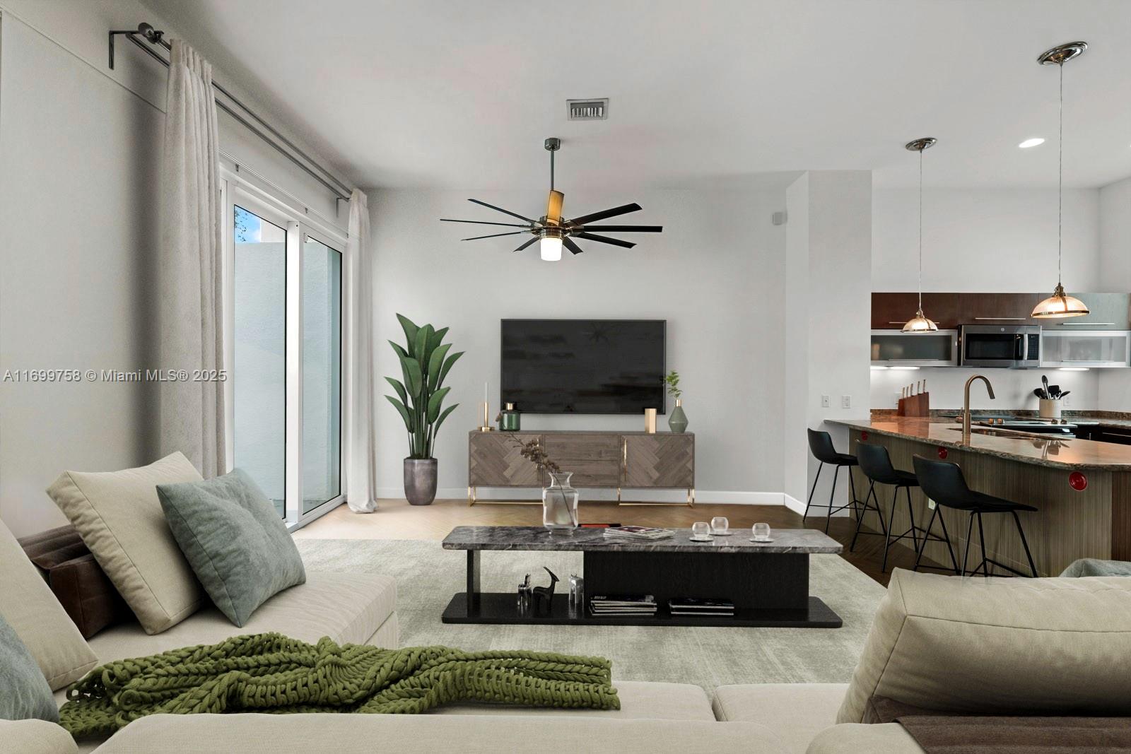 315 NE 7 St