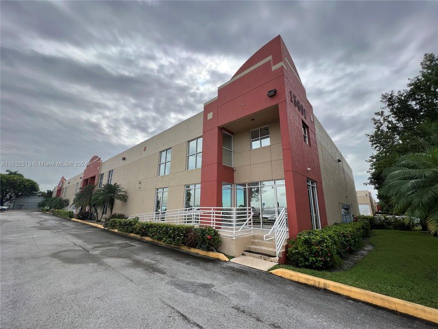 This impressive listing has an expansive 11,340 sqft of adaptable office/warehouse space near Tamiami Airport. Brand new roof, ensuring durability & reducing maintenance costs. The property is equipped w/3 phase electrical service, perfect for businesses w/high power demands. With an impressive ceiling height of 18' 5" of storage, equipment & operations. Featuring 2 bays, Folio: 30-5922-060-0010 & 30-5922-060-0020, this property provides versatility & potential for multi-use or leasing opportunities. Situated in a high-traffic location, w/a constant flow of potential customers & clients. Don't miss this opportunity to invest in a strategically located commercial property w/top-notch amenities & significant growth potential. Elevate your business operations or expand your portfolio today