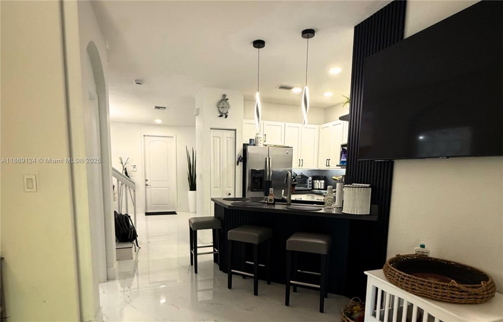 MANDARIN LAKES - Residential