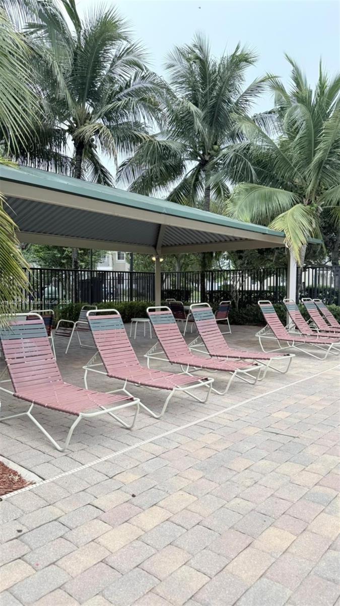 MANDARIN LAKES - Residential