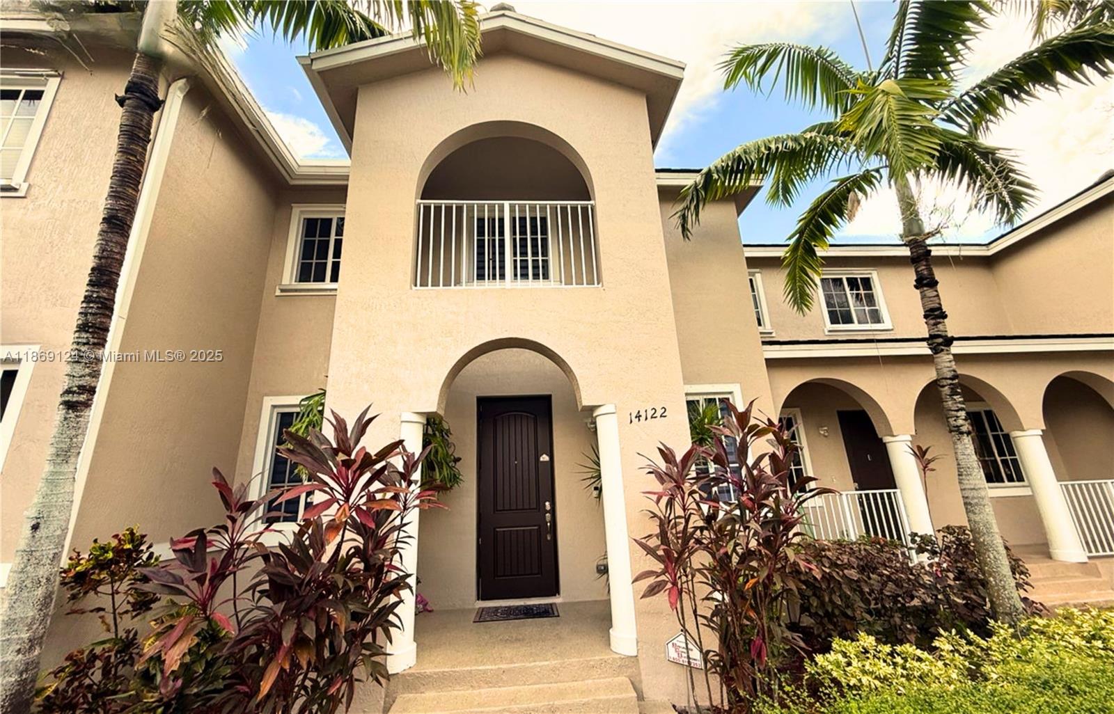 MANDARIN LAKES - Residential