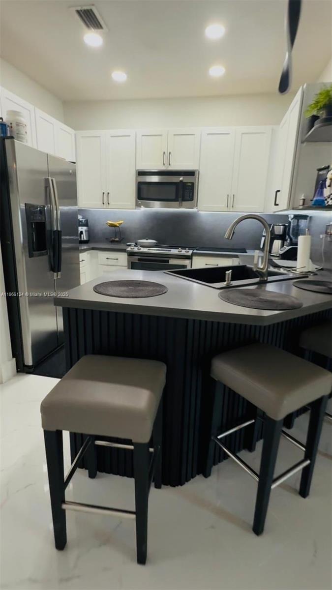 MANDARIN LAKES - Residential