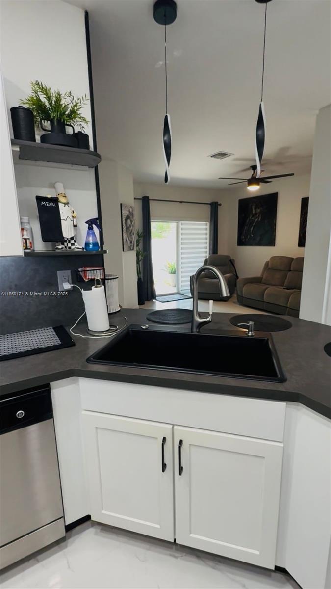 MANDARIN LAKES - Residential