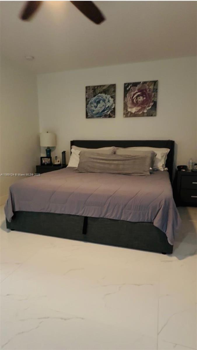 MANDARIN LAKES - Residential