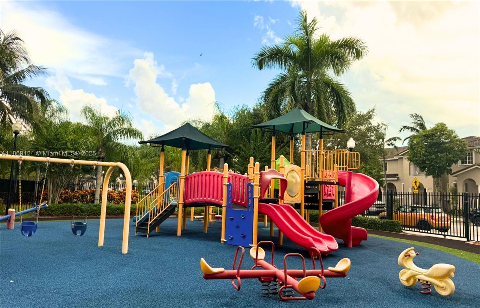 MANDARIN LAKES - Residential