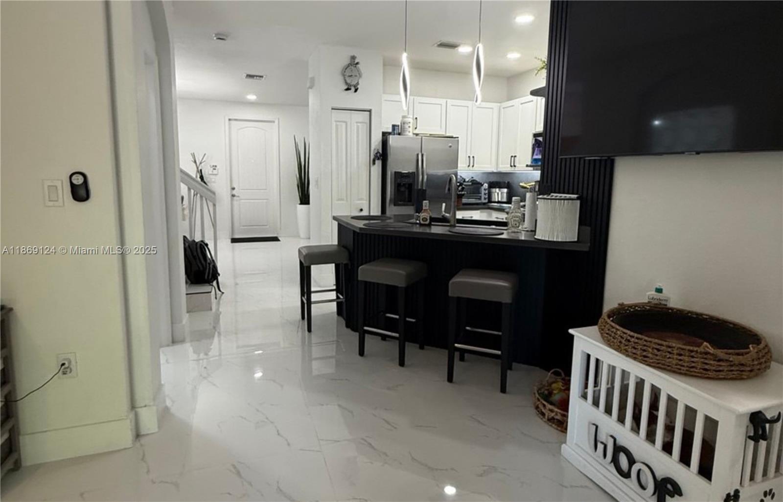 MANDARIN LAKES - Residential