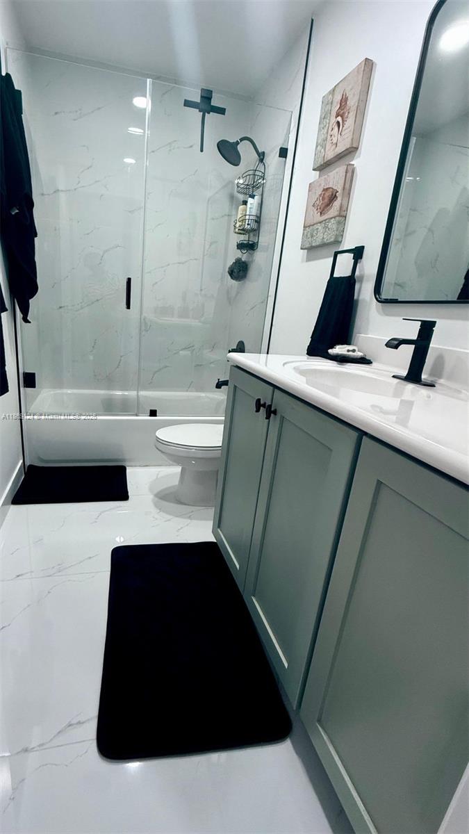 MANDARIN LAKES - Residential