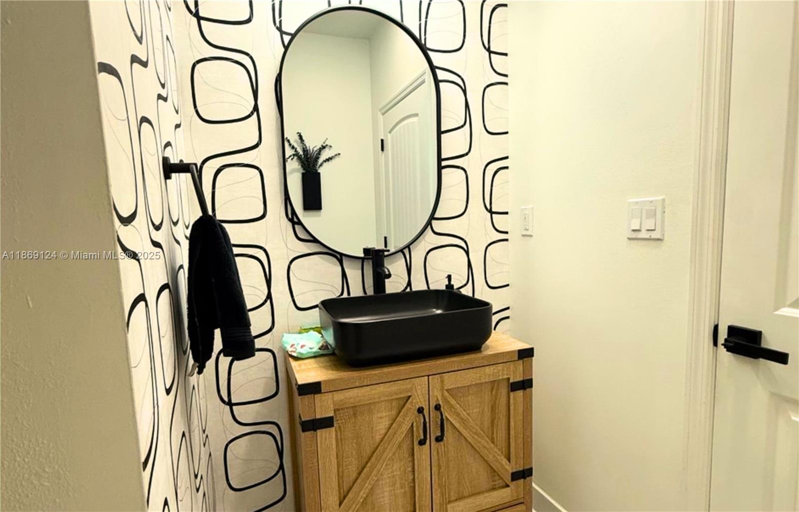 MANDARIN LAKES - Residential