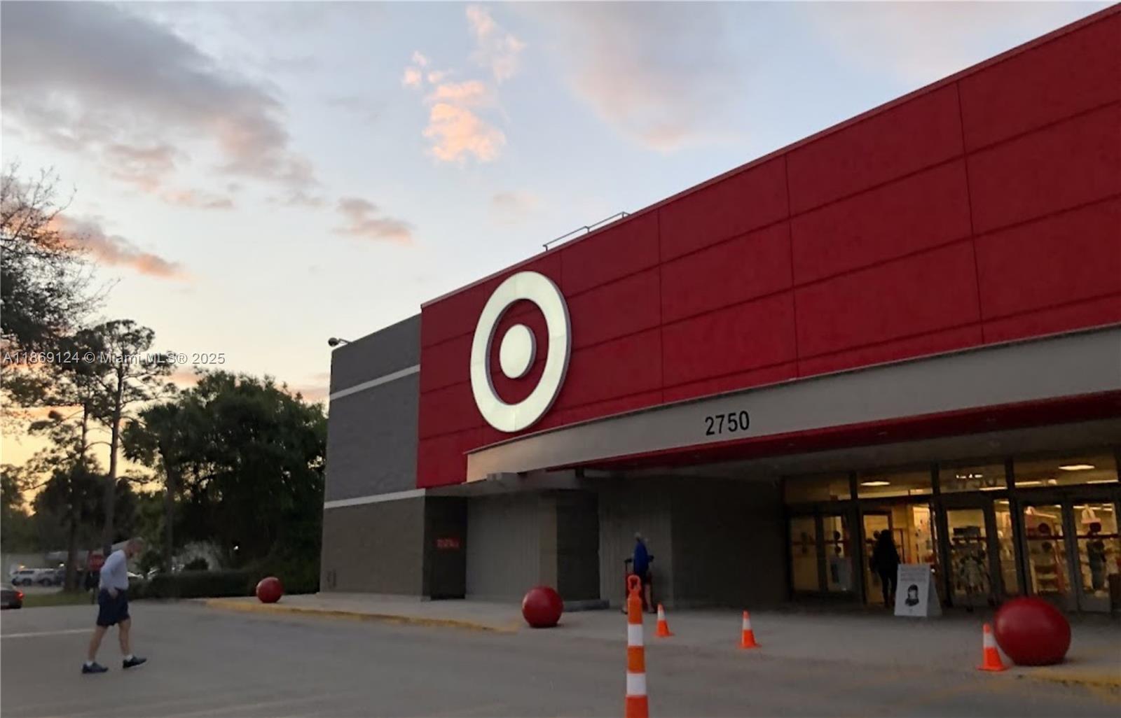 MANDARIN LAKES - Residential