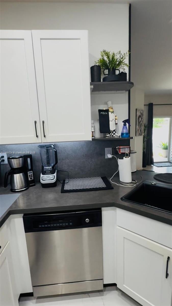 MANDARIN LAKES - Residential