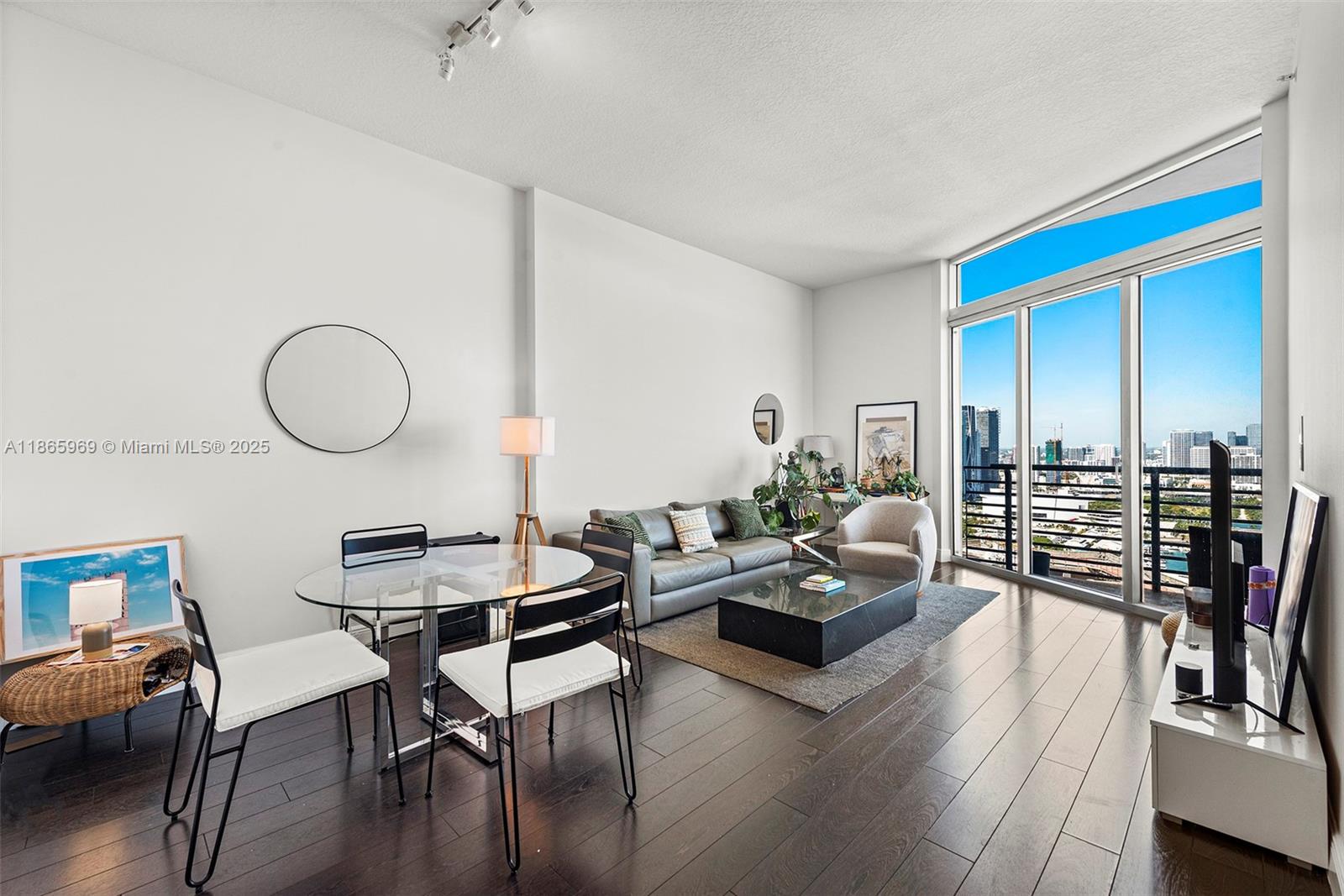 335 S Biscayne Blvd UPH-10