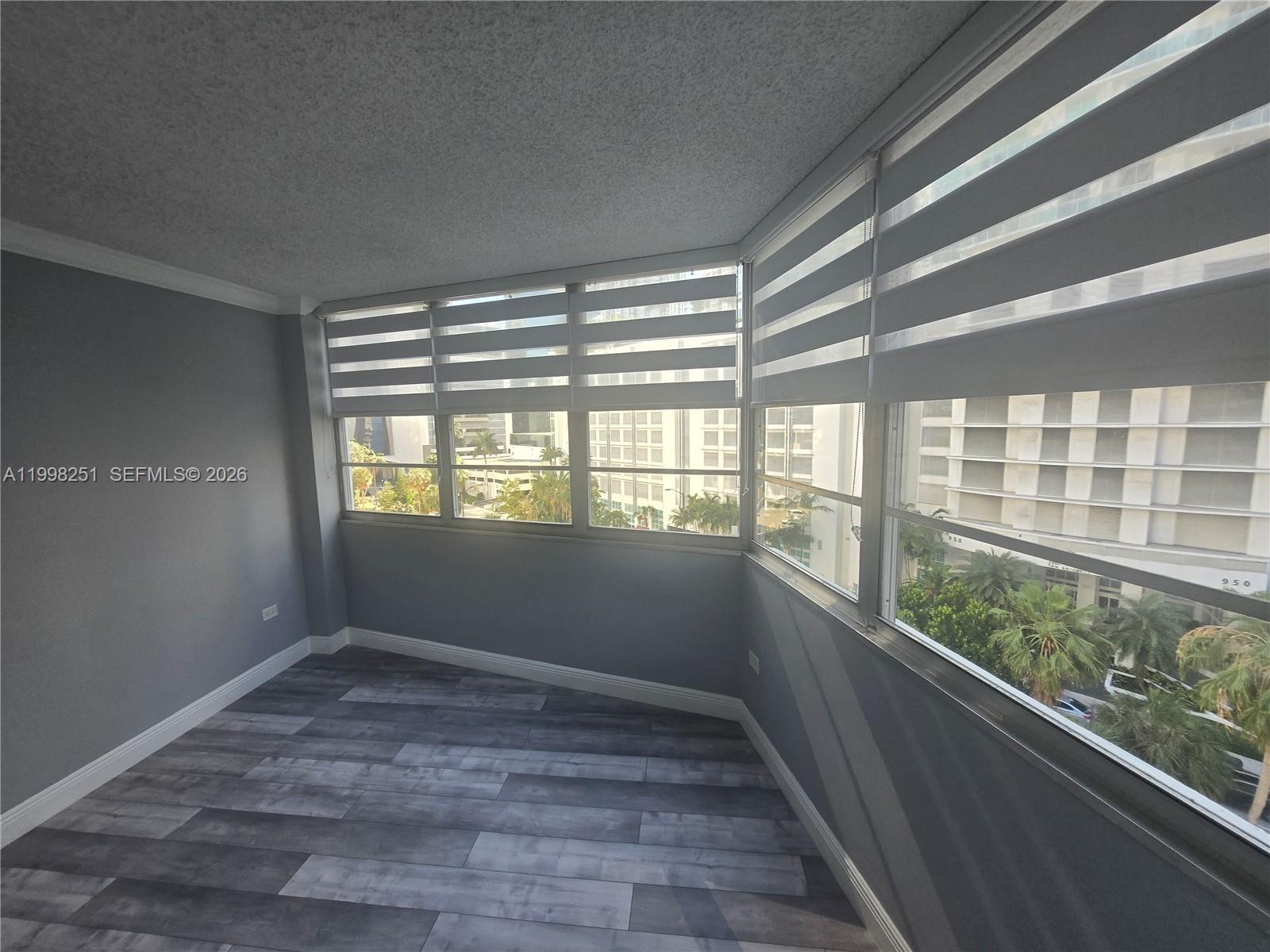 825 Brickell Bay Dr 750