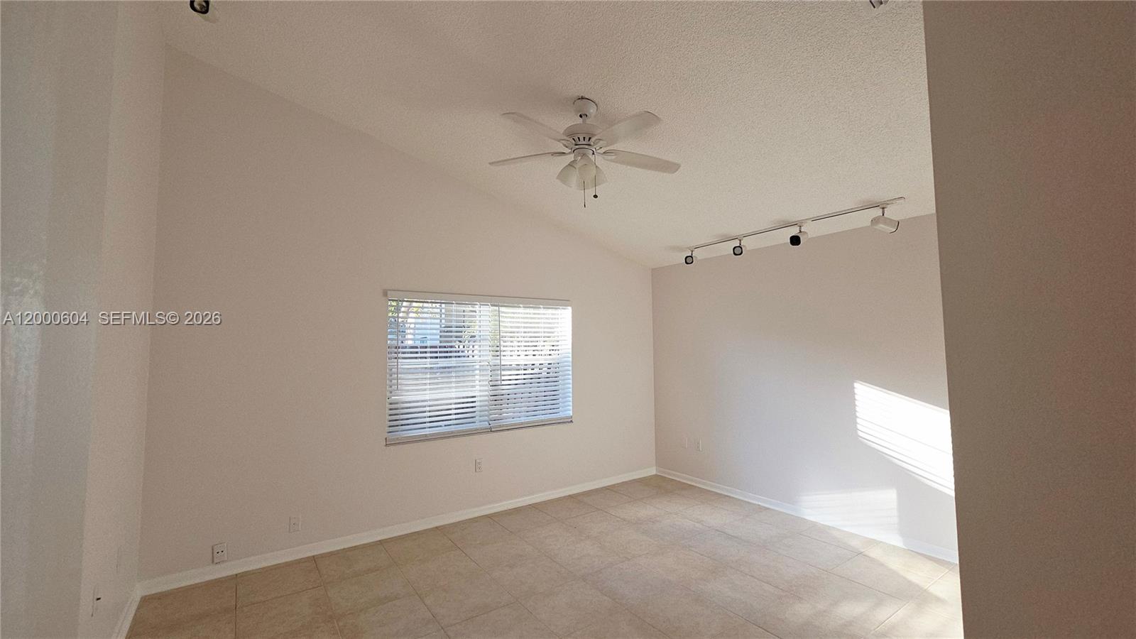 SAWGRASS ESTATES - Residential