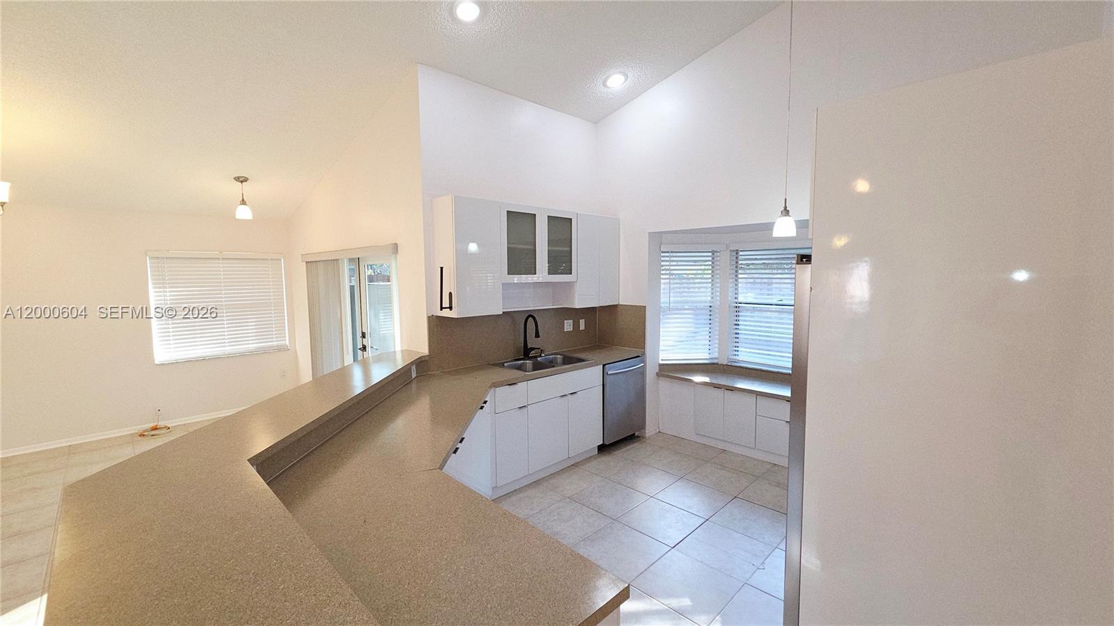 SAWGRASS ESTATES - Residential