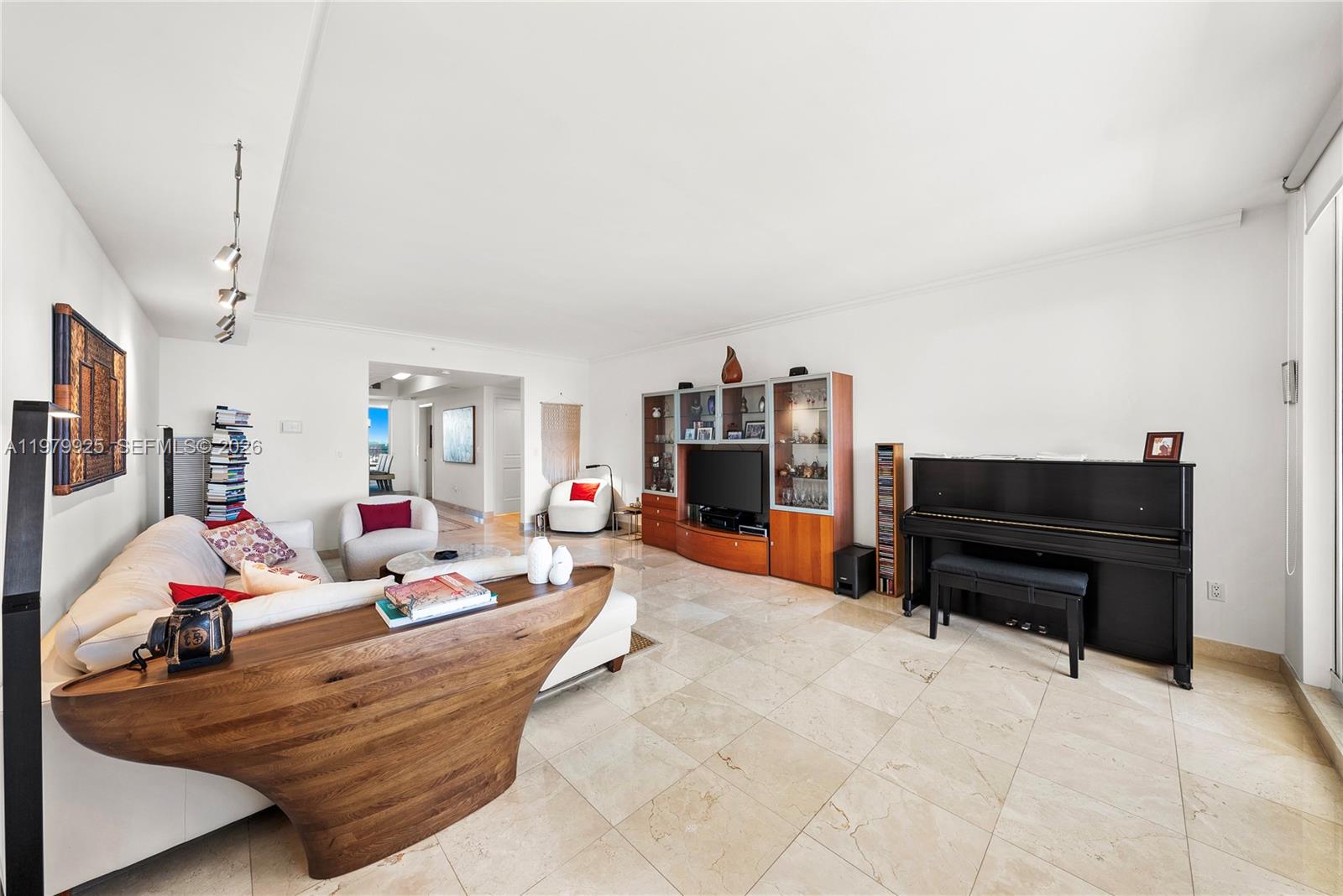 CLUB TOWER THREE CONDO - Residential Lease