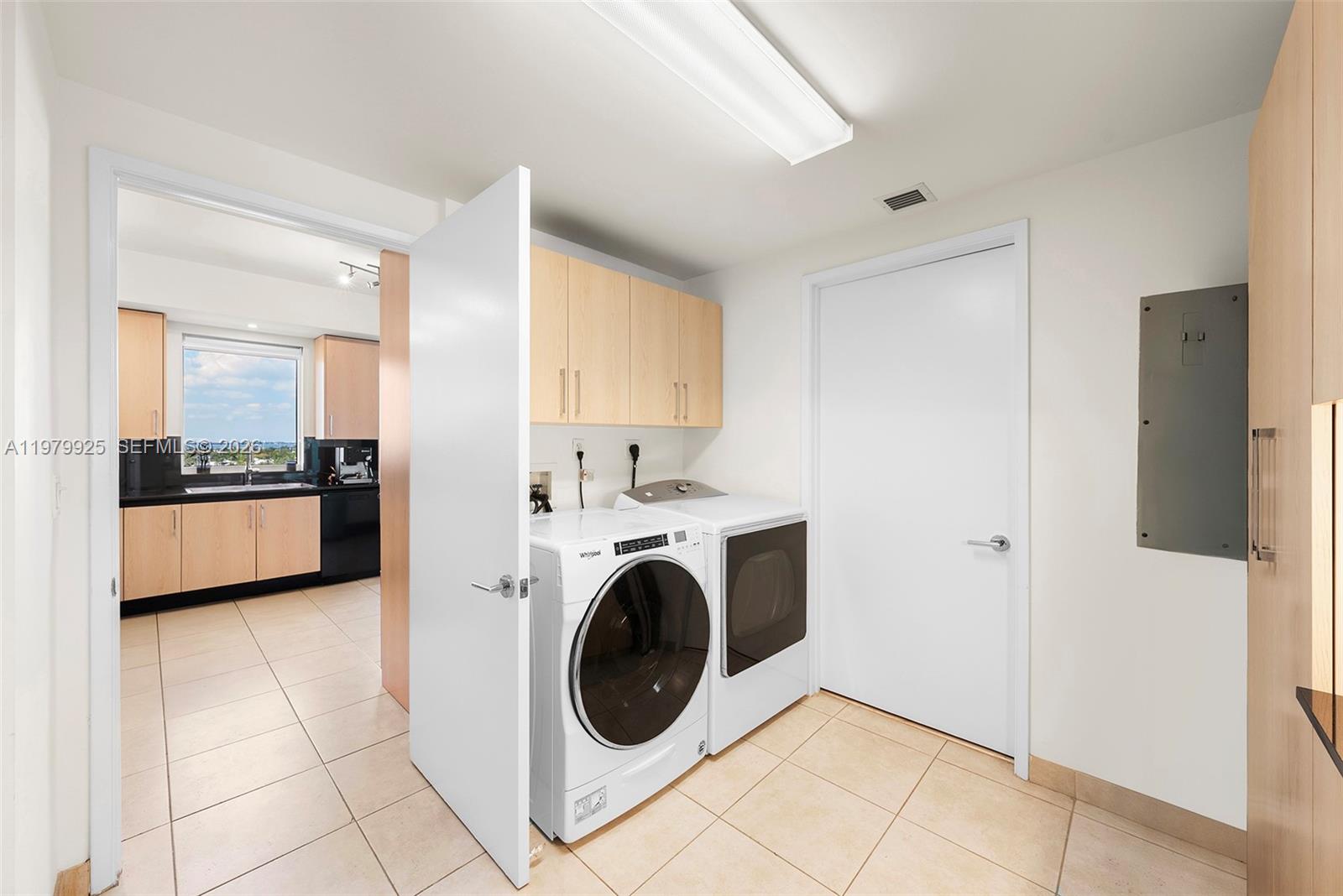 CLUB TOWER THREE CONDO - Residential Lease